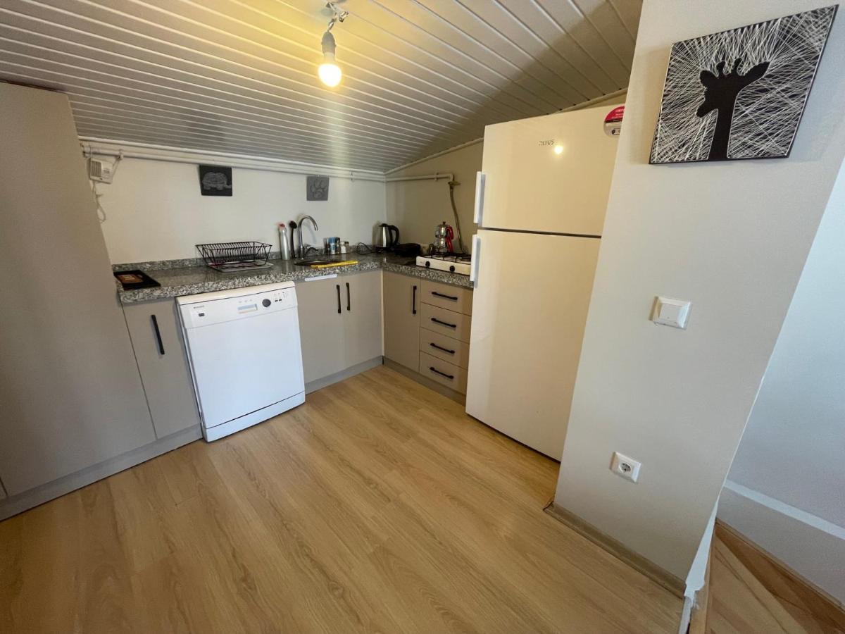 Apartamento Duplex With Terrace In Center,5Mn Walk To Istiklal Estambul Exterior foto